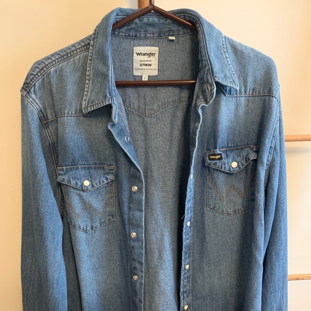 WRANGLER Denim Button Down - NEVER WORN!
